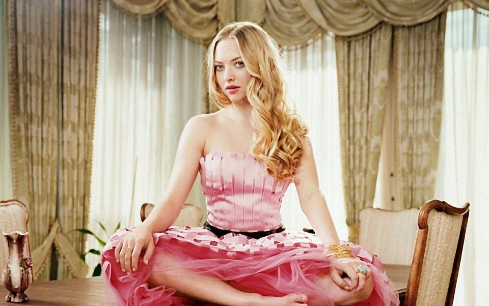 Download Amanda Seyfried Free Wallpapers HD Display Pictures Backgrounds Images wallpaper