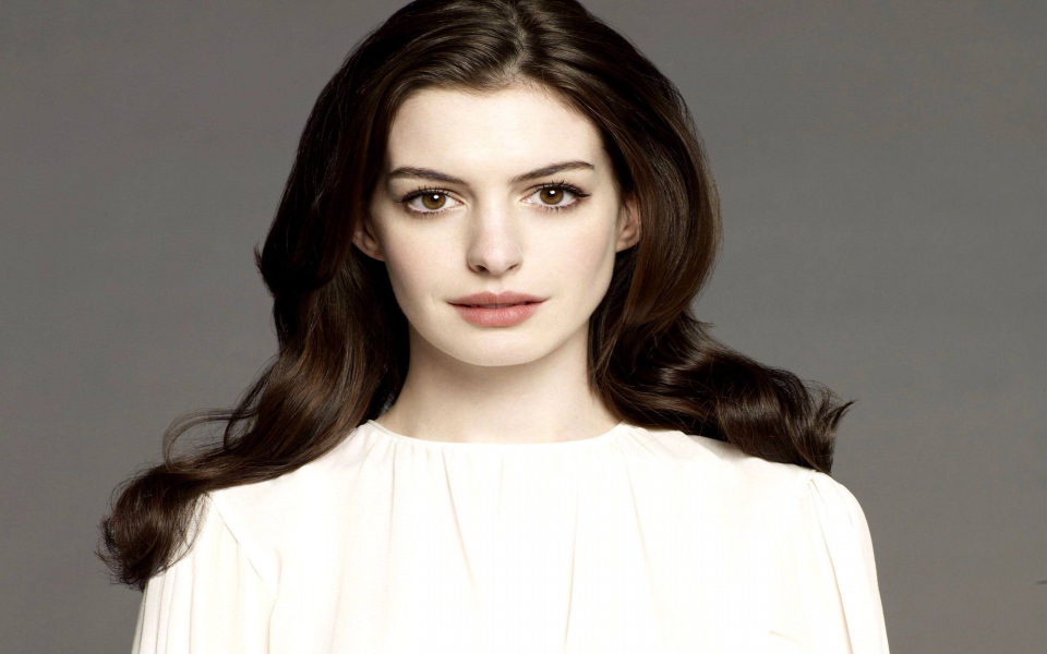 Download Anne Hathaway HD Background Images wallpaper