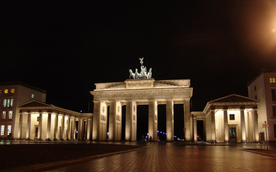 Download Brandenburg Gate 2560x1600 To Download For iPhone Mobile wallpaper