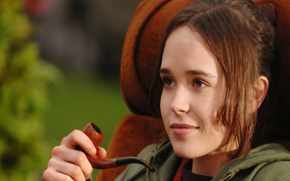 Download Ellen Page iPhone Images In 4K Download wallpaper