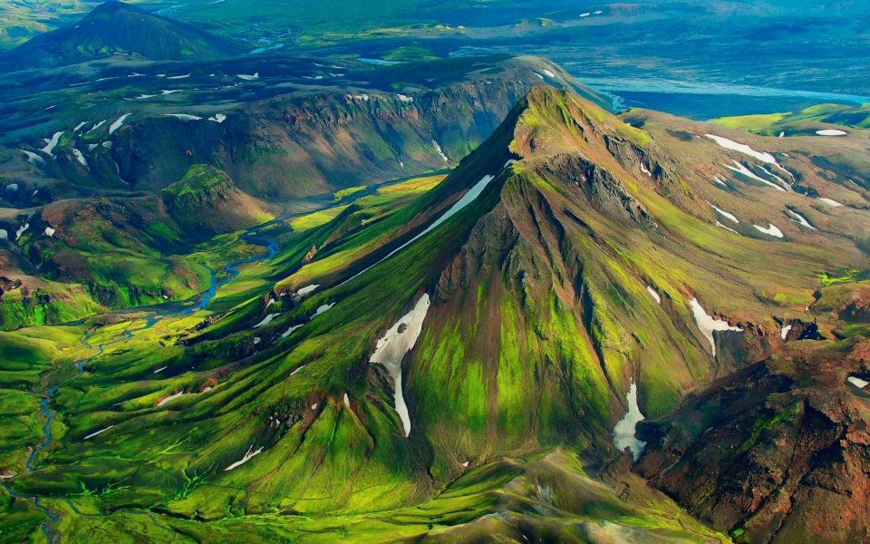 Download Iceland In 4K 8K Free Ultra HQ For iPhone Mobile PC wallpaper