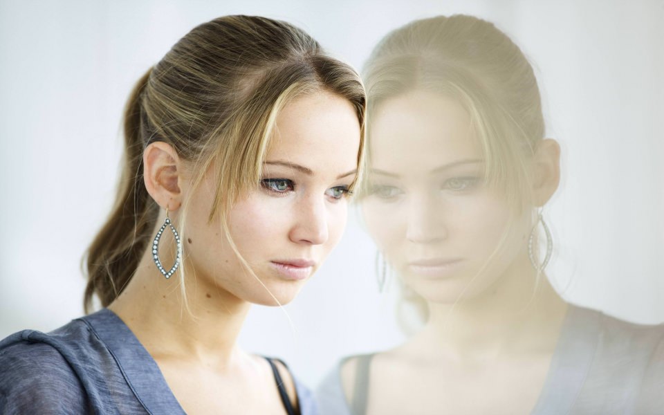 Download Jennifer Lawrence 4K 8K 2560x1440 Free Ultra HD Pictures Backgrounds Images wallpaper