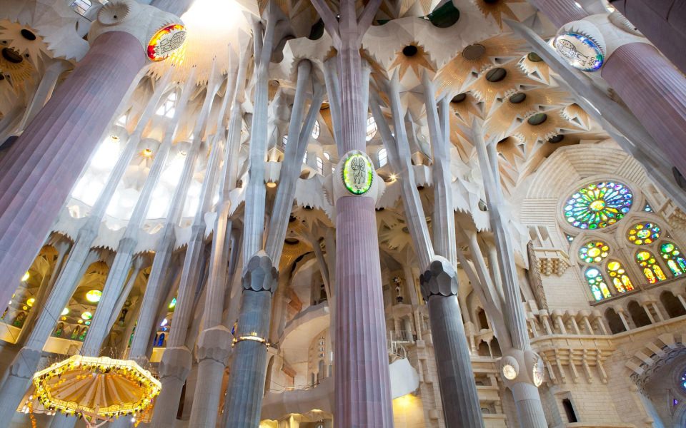 Download La Sagrada Familia Download Free HD Background Images wallpaper