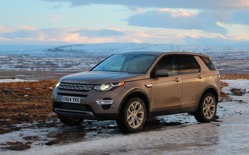 Download Land Rover Discovery Sport 4k Wallpaper For iPhone 11 MackBook Laptops wallpaper