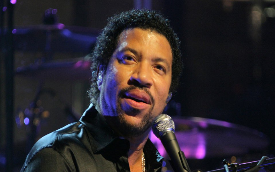 Download Lionel Richie 2560x1440 Free In 5K 8K Ultra High Quality wallpaper