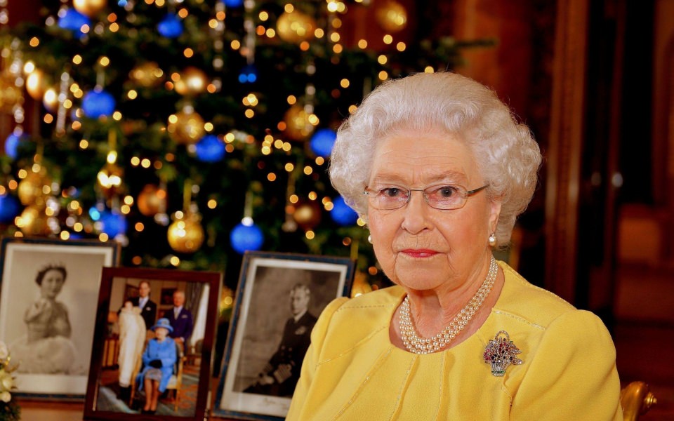 Download Queen Elizabeth 2560x1600 Best Live Wallpapers Photos Backgrounds wallpaper