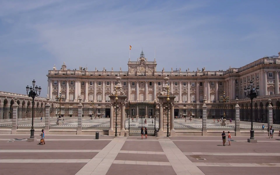 Download Royal Palace Of Madrid 4K 5K 8K HD Display Pictures Backgrounds Images wallpaper