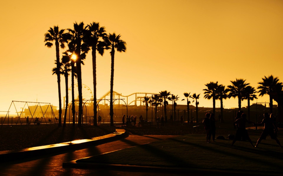 Download Santa Monica Pier 4K 5K 8K HD Display Pictures Backgrounds