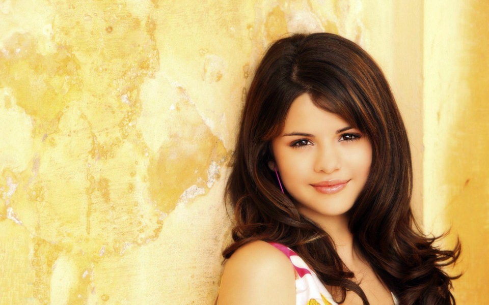Download Selena Gomez Full HD 1080p 2020 2560x1440 Download wallpaper