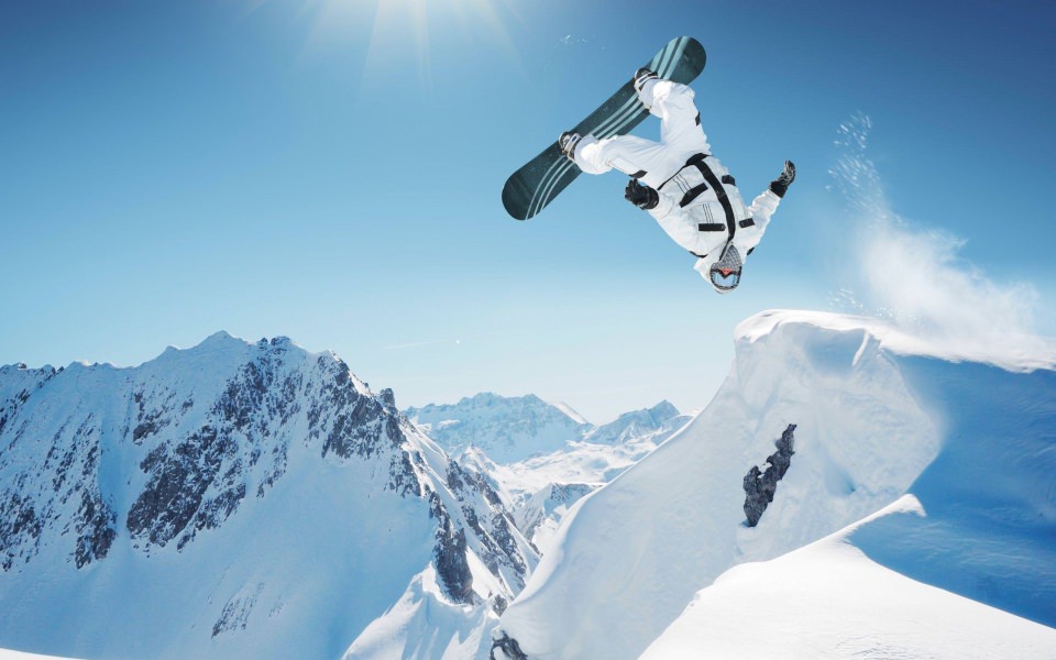 Download Snowboarding 4K 5K 8K Backgrounds For Desktop And Mobile wallpaper
