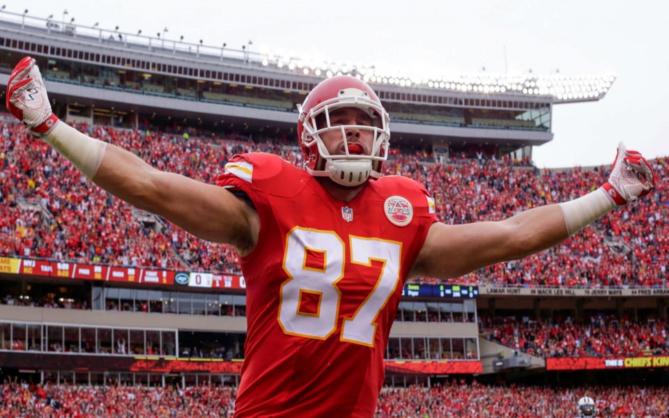 Download Travis Kelce 4K 8K Free Ultra HD HQ Display Pictures Backgrounds Images wallpaper