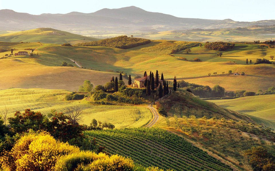 Download Tuscan Countryside Ultra HD Background Photos iPhone 11 wallpaper