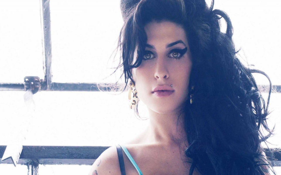 Download Amy Winehouse Free Desktop Backgrounds wallpaper