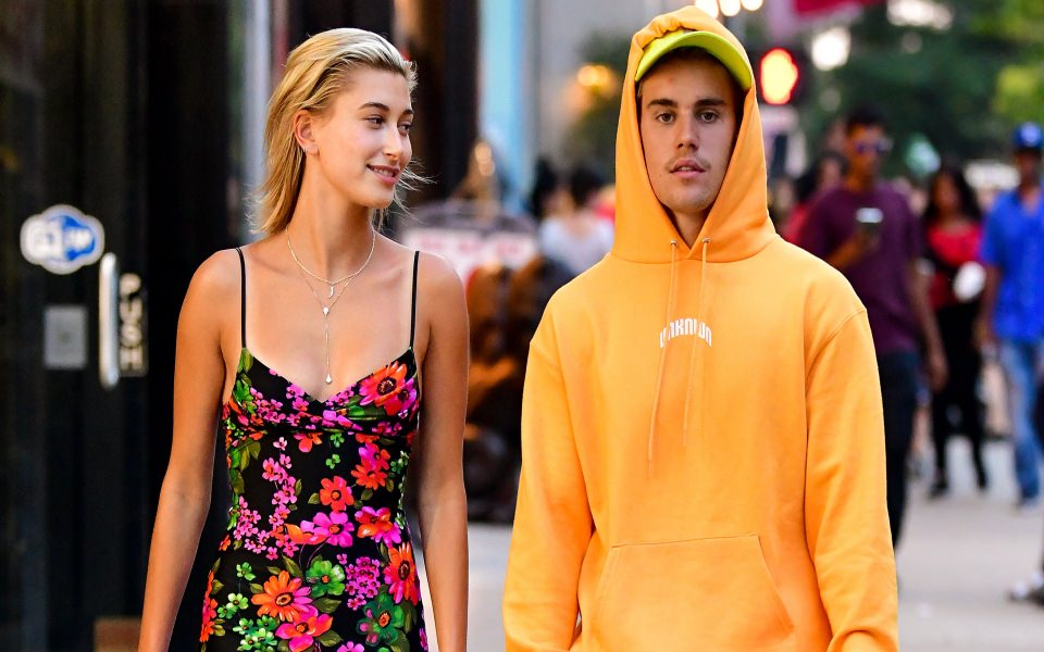 Download Hailey Bieber Free Wallpapers for Mobile Phones wallpaper