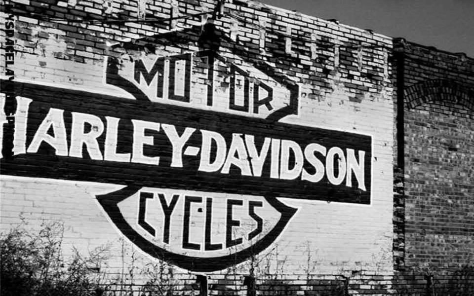 Download Harley Davidson Free Desktop Backgrounds wallpaper