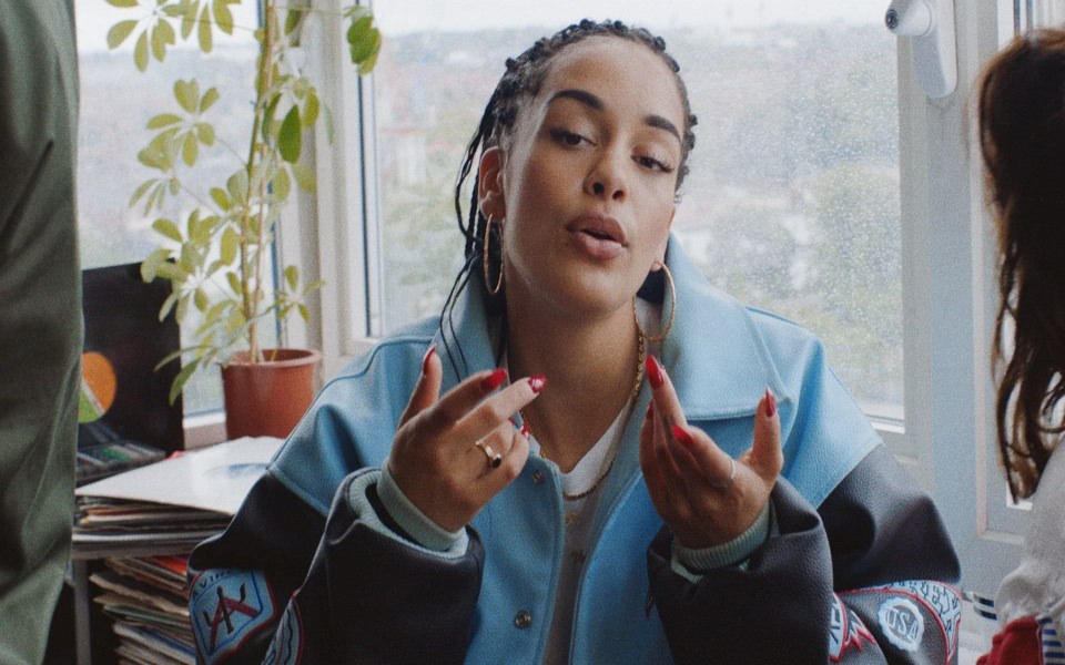 Download Jorja Smith Live Free HD Pics for Mobile Phones PC wallpaper