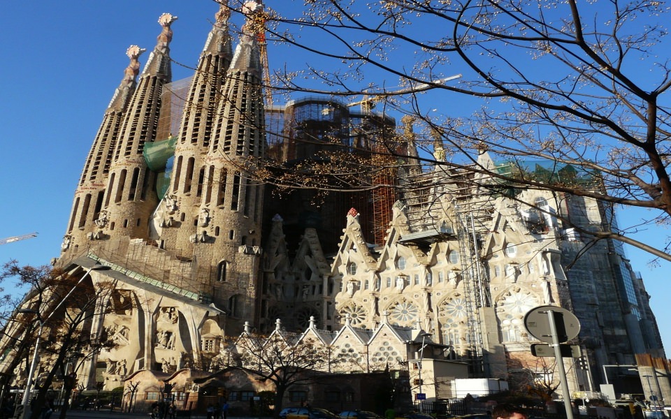 Download La Sagrada Familia Live Free HD Pics for Mobile Phones PC wallpaper