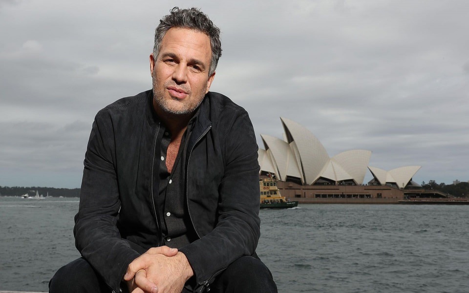 Download Mark Ruffalo Live Free HD Pics for Mobile Phones PC wallpaper