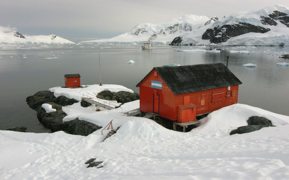 Download Paradise Bay Antarctica iPhone Widescreen 4K UHD 5K 8K wallpaper