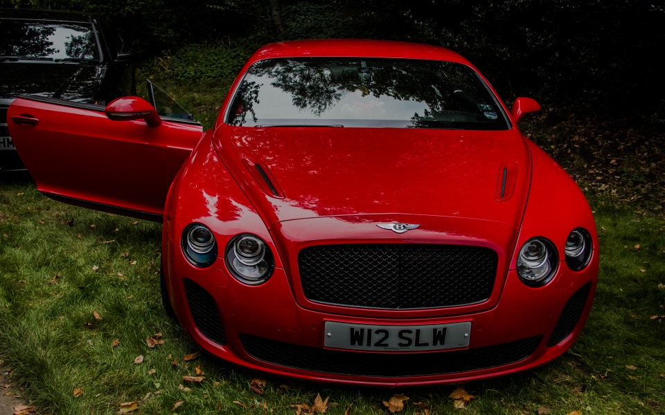 Download Red Bentley Continental 4K Wallpapers for WhatsApp wallpaper