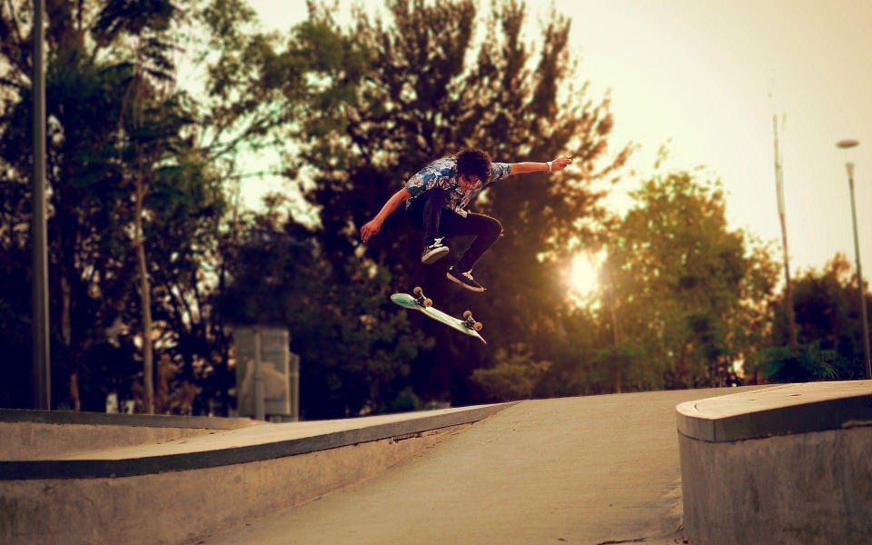 Download Skateboarding Live Free HD Pics for Mobile Phones PC wallpaper