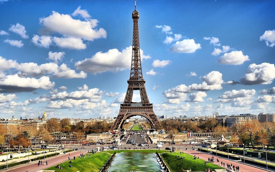 Download Eiffel Tower wallpaper