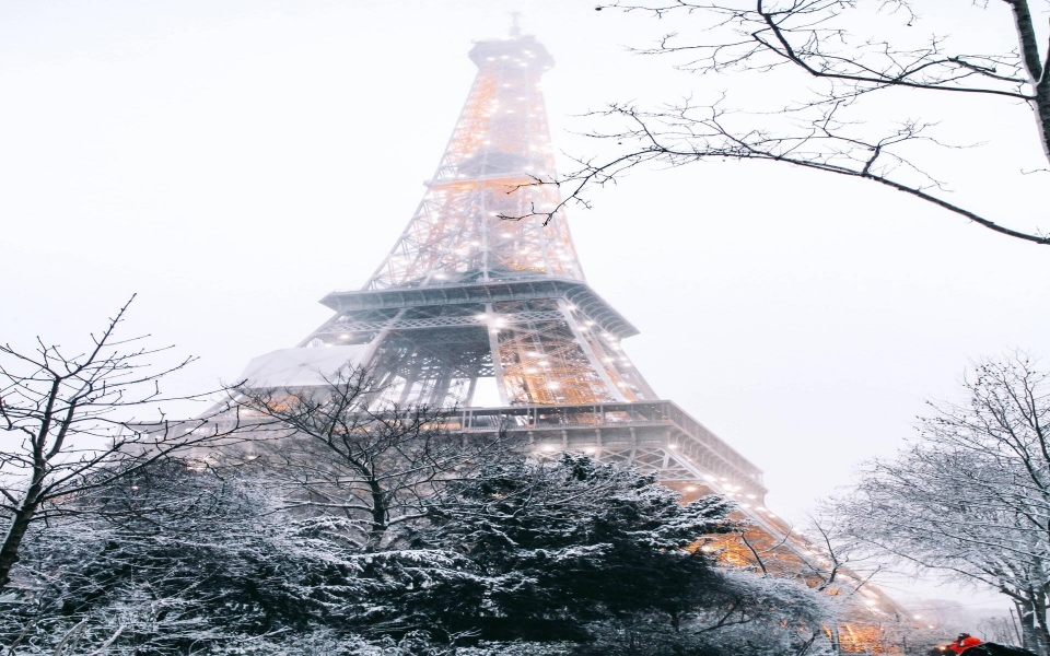 Download Eiffel Tower Winter 1920x1080 for Mobiles wallpaper