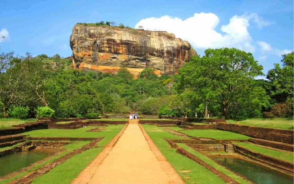 Download Sigiriya Lion Rock HDQ Wallpapers for Phones Androids iOS wallpaper