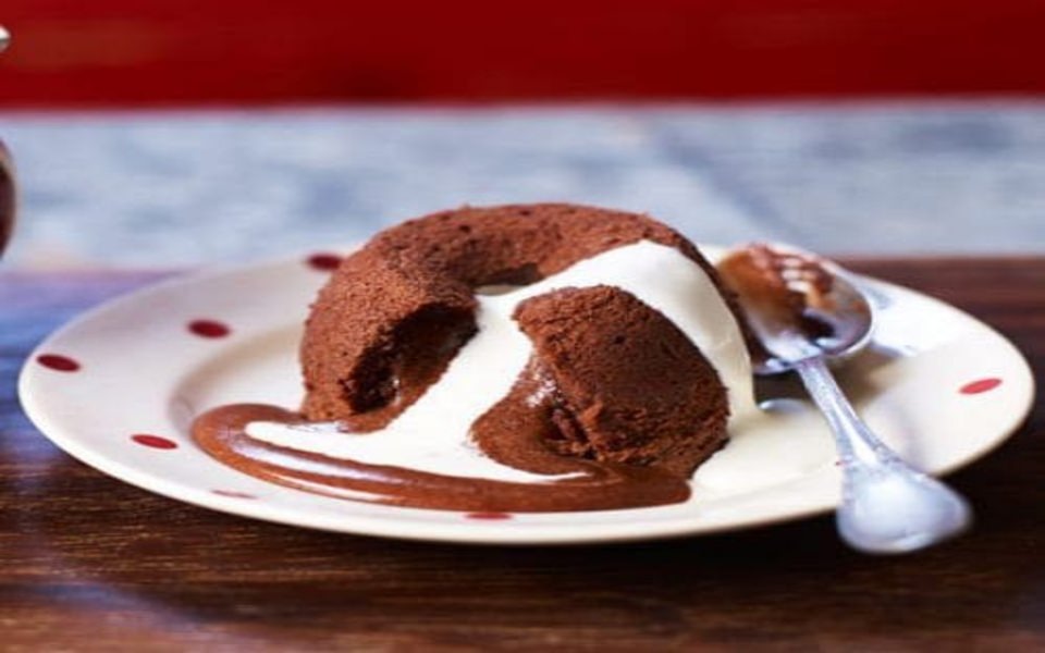 Download Yummy Chocolate Fudge Lava Cake background 2022 2023 ...