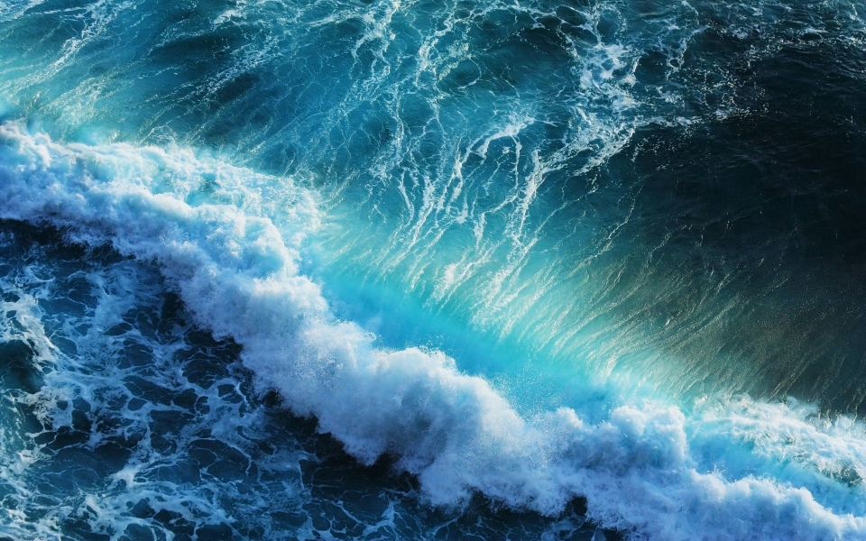 Download Majestic Waves of the Sea HD Nature Wallpaper wallpaper