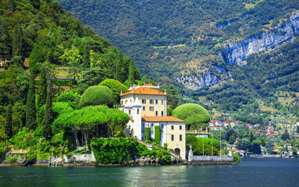 Download Summer Escape to Italian Landmarks Lake Como HD Wallpaper wallpaper