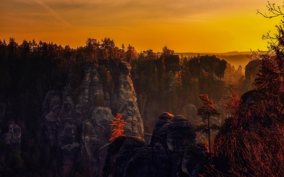Download Beautiful Mountain in Sunset Captivating HD Wallpaper wallpaper