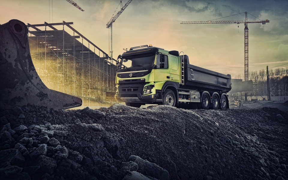 Download Volvo FMX 540 R HD Wallpaper of the Powerful Construction Truck wallpaper