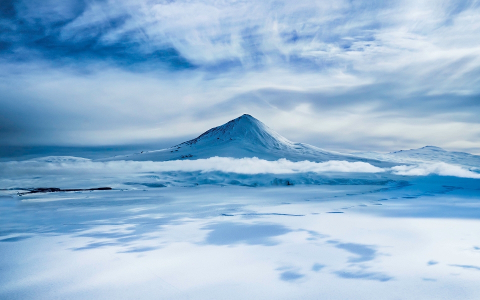 Download Majestic Winter Wonderland Antarctica Volcano in HD wallpaper