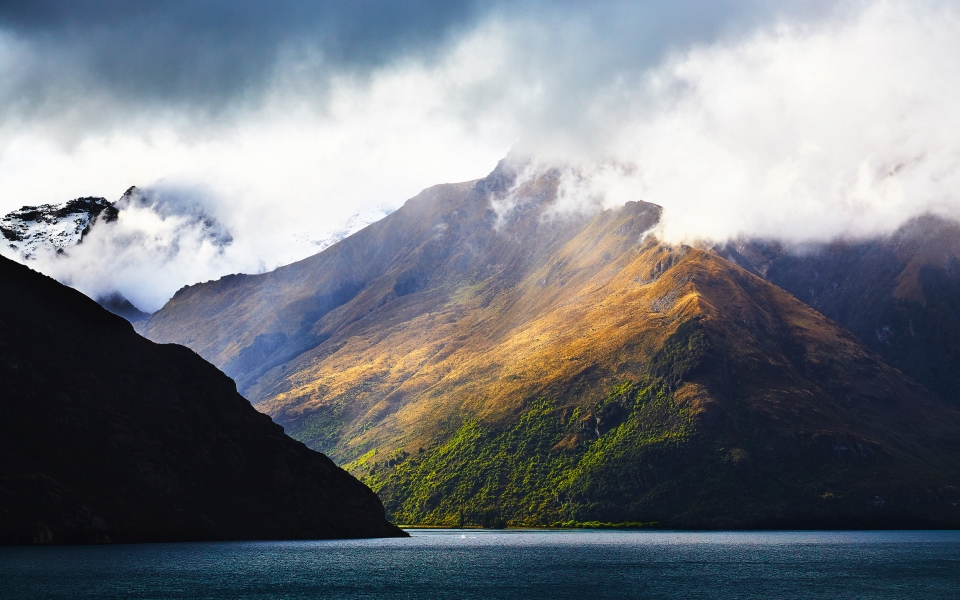 Download Lake Wakatipu Captivating Nature HD 4K 2024 2025 Wallpaper wallpaper