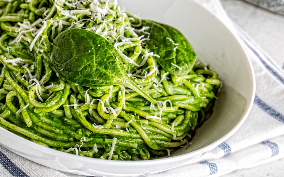 Download Green Spaghetti in a White Plate Delectable Pasta 2024 HD Wallpaper wallpaper