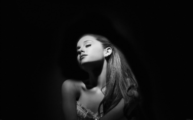 Ariana Grande singer
