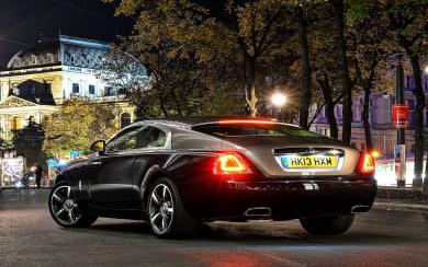 2013 Rolls Royce Wraith luxury supercar