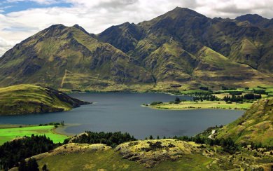 Lake Wannaka New Zealand