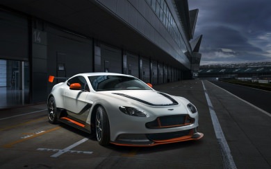 Aston Martin Vantage HD 4K 2020 iPhone Pics