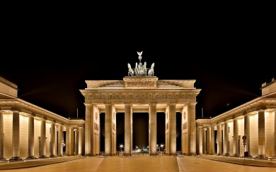 Brandenburg Gate 4K Ultra HD wallpaper