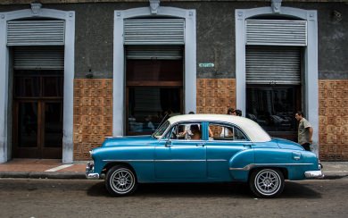 Havana Cuba Retro Light Blue Cars Side 2880x1800 HD 4K