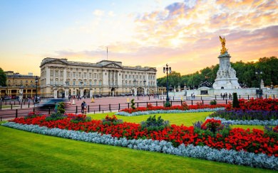 Buckingham Palace 4K 8K 2560x1440 Free Ultra HD Pictures Backgrounds Images