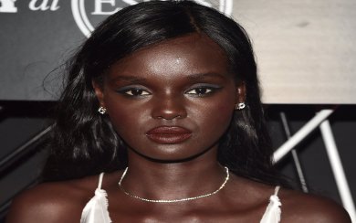Duckie Thot 4K 8K HD 2560x1600 Mobile Download