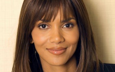 Gorgeous HD Halle Berry 2560x1600 Free Download