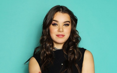 Hailee Steinfeld 4K 5K 8K HD Display Pictures Backgrounds Images