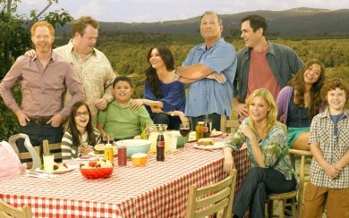 Modern Family 4K 5K 8K HD Display Pictures Backgrounds Images For WhatsApp Mobile PC