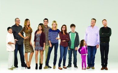 Modern Family 4K 8K HD Display Pictures Backgrounds Images