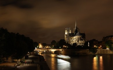 Notre Dame Cathedral High Resolution 4K Ultra HD 1600x1284 px