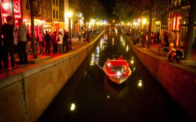 Amsterdam Red Light District Free HD Pics for Mobile Phones PC
